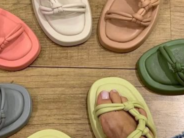 Мода, жіночі босоніжки, одяг