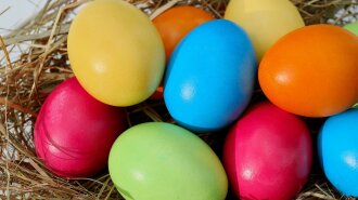 Как красить яйца в домашних условиях: ТОП-3 натуральных ингредиента - розовый, желтый и голубой