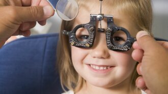 Медик назвал три правила хорошего зрения в детстве