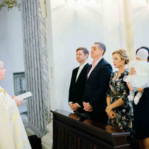 Дядя Жора с супругой, дочерью и ее крестными