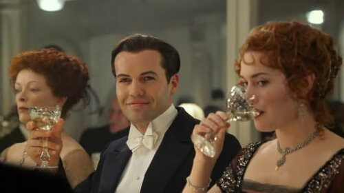 Облысел и сильно поправился: жениха Роуз из "Титаника" сегодня не узнать