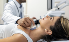 10 признаков гипертиреоза: как понять, что щитовидная железа работает на износ?