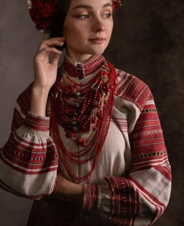 Мода, одяг, вишиванка