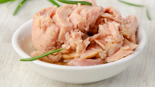 Салат из тунца: два простых и очень вкусных блюда на все случаи жизни