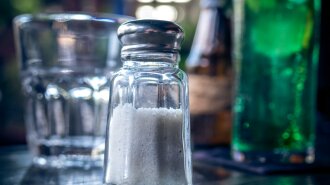 Лікар розповів, який зв'язок між вживанням солі і розвитком раку