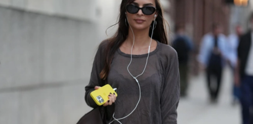 Дротові навушники, фото із соцмереж