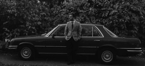 Співачка SKYLERR подарувала коханому ретро-авто