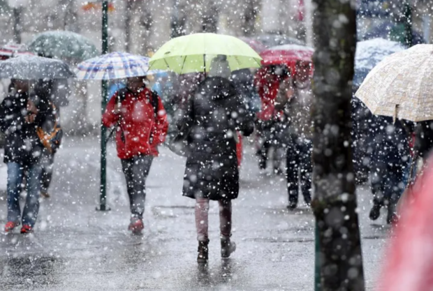 Похолодання, мокрий сніг, погода, зображення: Уніан