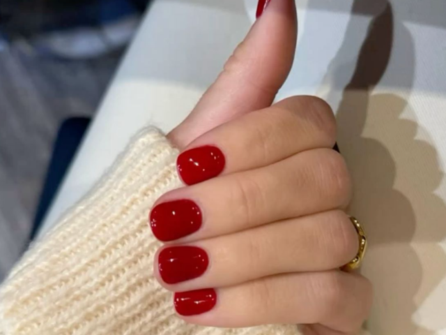 Манікюр, фото з вільних джерел