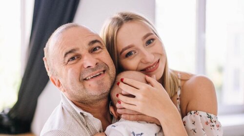 Счастливый муж и любимый сыночек: молодая жена Виктора Павлика показала кадры семейной фотосессии