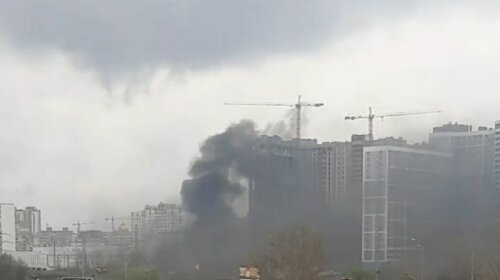 "Було чути сильний вибух": у Києві горить електростанція (ВІДЕО)