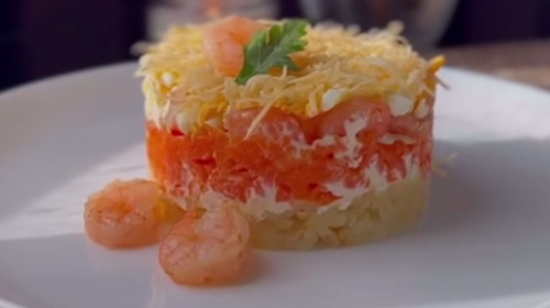 Мімоза з креветками, кадр з відео