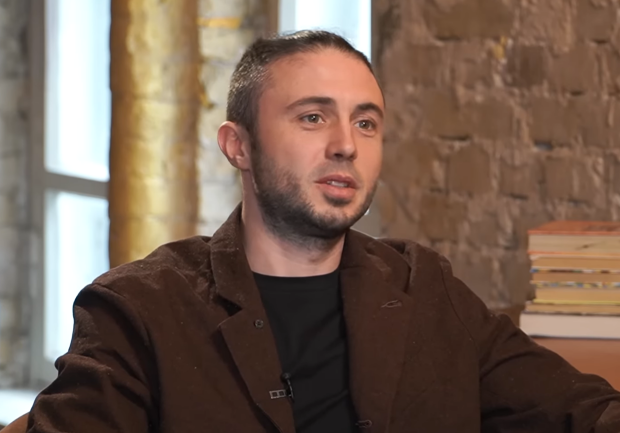 Тарас Тополя, кадр з інтерв'ю