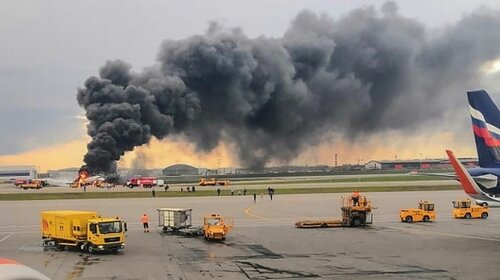 «Спасали свои чемоданы»: бортпроводница трагического рейса рассказала о пожаре