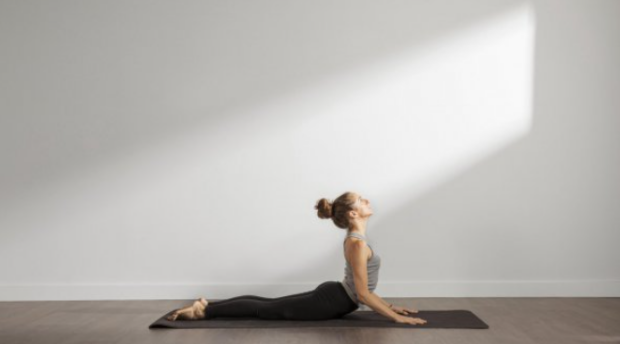 Поза Бхуджангасана