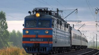 Під Києвом загорівся пасажирський потяг "Укрзалізниці": головні подробиці того, що сталося (ВІДЕО)
