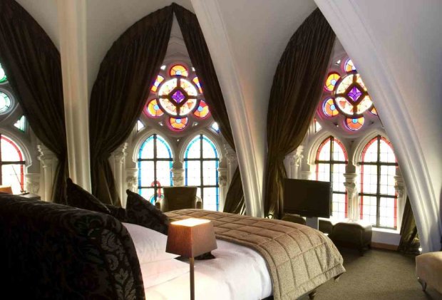 Gothic style in the interior154
