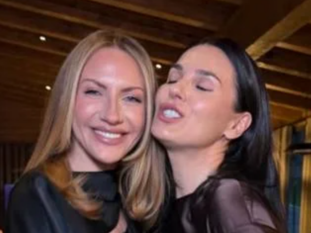 Леся Никитюк и Маша Ефросинина