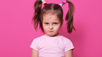 Як зрозуміти, що дитина відчуває стрес і що робити батькам: поради психолога