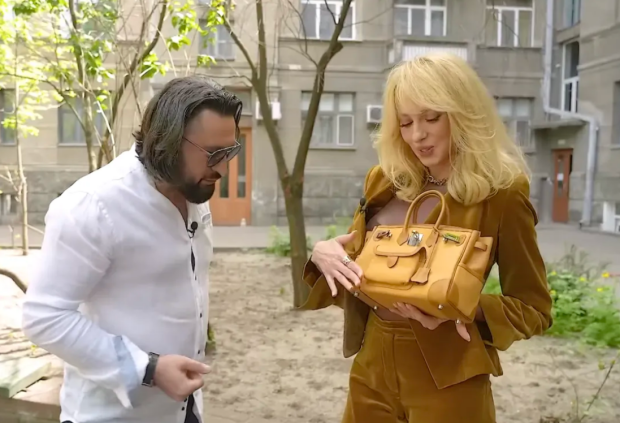 Оля Полякова, кадр з відео