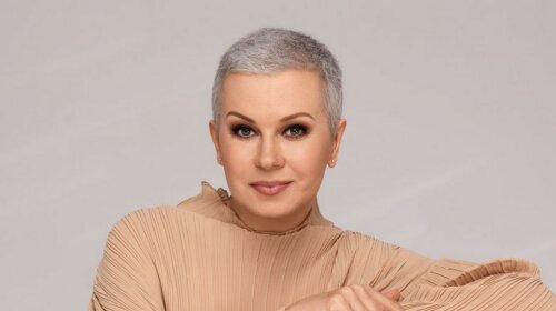 С короткой стрижкой и насыщенным макияжем: Алла Мазур после победы над раком трогательно обратилась к украинкам