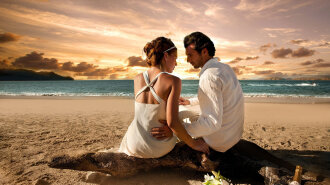 couple_girl_beach_love_relationships_54412_1920x1080