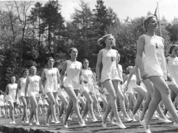 Школа подготовки жен в нацистской Германии