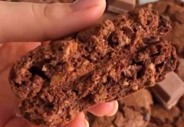 Печиво з шоколадом, кадр з відео