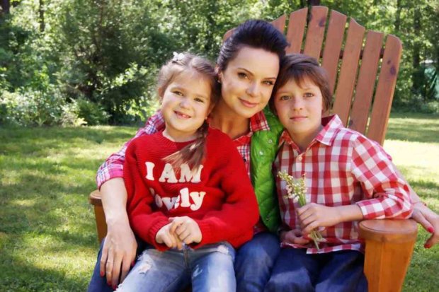 Лілія Подкопаєва з сином Вадимом та дочкою Кароліною