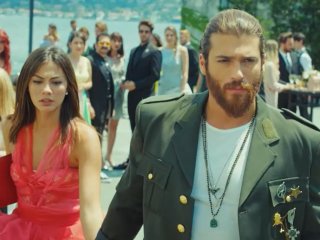 Влюбленные, ревность, кадр из сериала "Ранняя пташка"