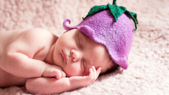 Cute-Sleeping-Newborn-Baby-Images-Of-New-Born-Full-Hd-For-Mobile