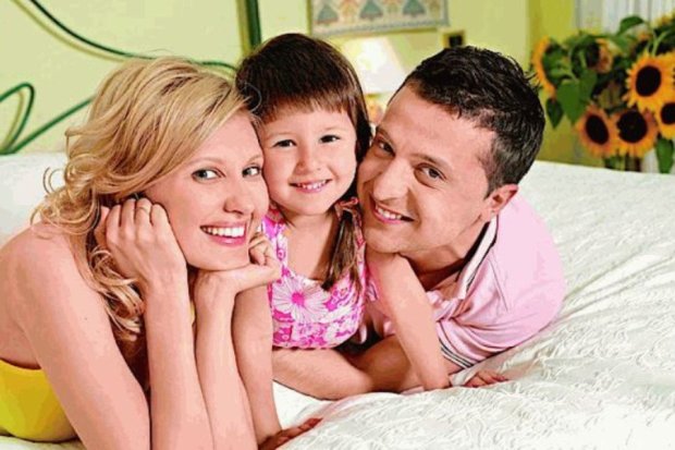 Зеленский с женой и дочерью/ Фото: Viva