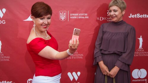 В Сети обсуждают безвкусные наряды гостей Одесского кинофестиваля 2018 (ФОТО)
