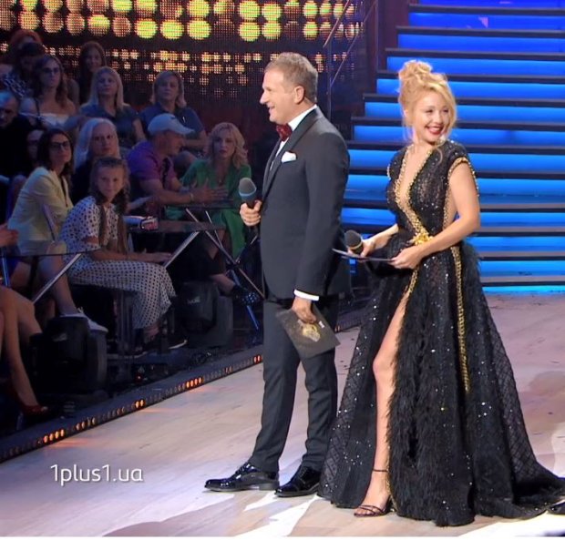 Тина Кароль появилась в эфире Танців з зірками 2018 в пикантном наряде