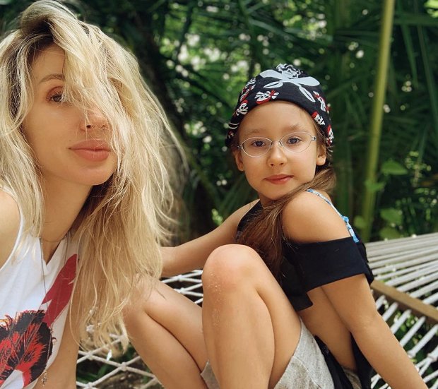 Светлана Лобода с дочерью Евой на отдыхе