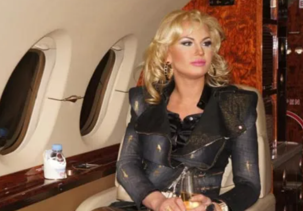 Камалія в приватному літаку