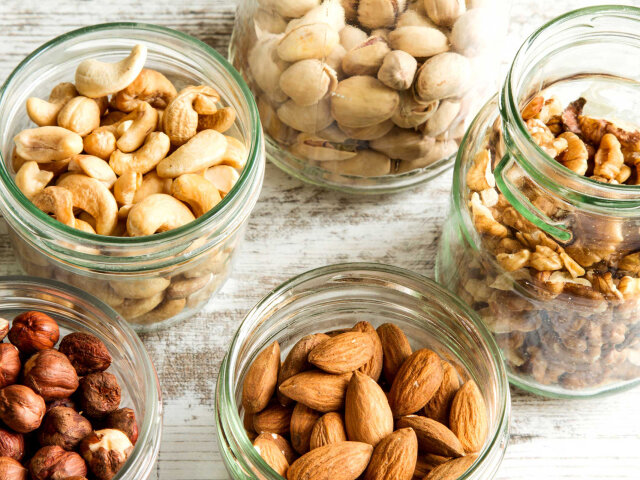 Обязательно включай орехи в свой рацион: это вкусно, питательно и полезно