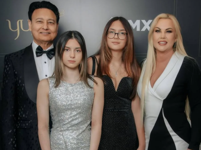 Камалія, Мохаммад Захур та їх доньки, фото з соцмереж