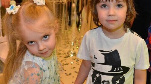 Как с обложки журнала: дети Пугачевой и Галкина надели  самые модные вещи - все ахнули, когда увидели Лизу и Гарри (фото)
