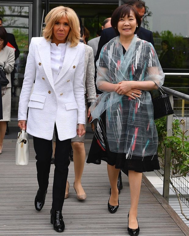 Брижит Макрон и супруга японского премьер-министра Акиэ