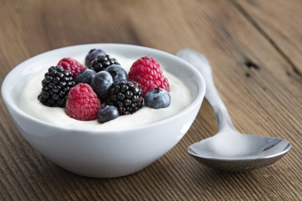 Чому варто витратити час на те, щоб приготувати йогурт самостійно