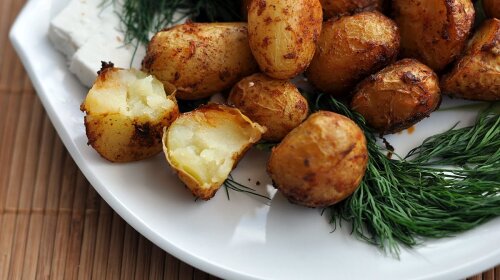 Чтобы картофель не оставил последствий на твоей фигуре — готовь его без каких-либо масел
