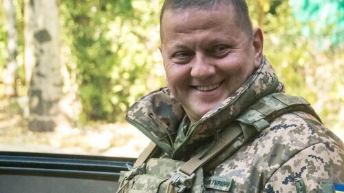 Специально для Залужного: украинский бренд создал вышиванку-оберег для самого крутого воина Украины (фото)