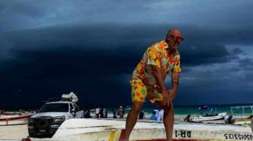 Потап впервые опубликовал фото из отпуска в Мексике и обеспокоил фанатов: "Надвигается шторм"