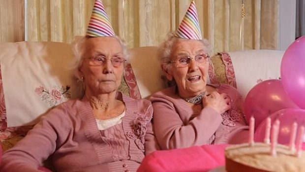 102-летние близнецы