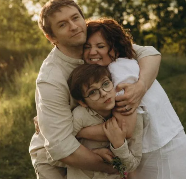 Оля Цыбульская с семьей