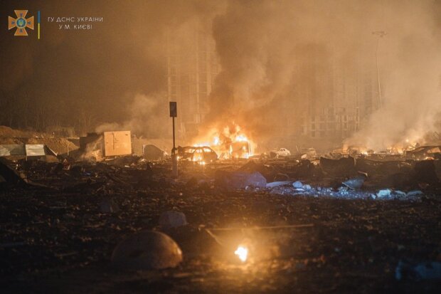 Ночью российские войска нанесли удар по торговому центру
