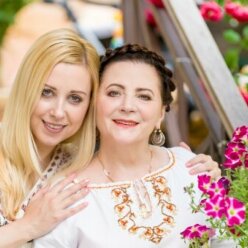 Ніна Матвієнко з дочкою Антоніною