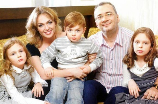 Константин Меладзе с бывшей женой с детьми