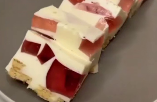 Торт "Бите скло", кадр з відео